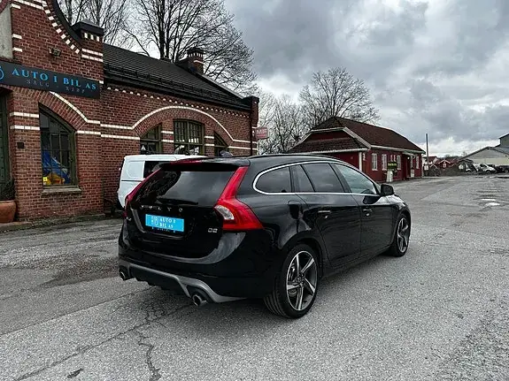Volvo V60 2015 photo 2