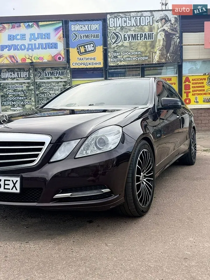 Mercedes-Benz E-Class 2010 photo 5