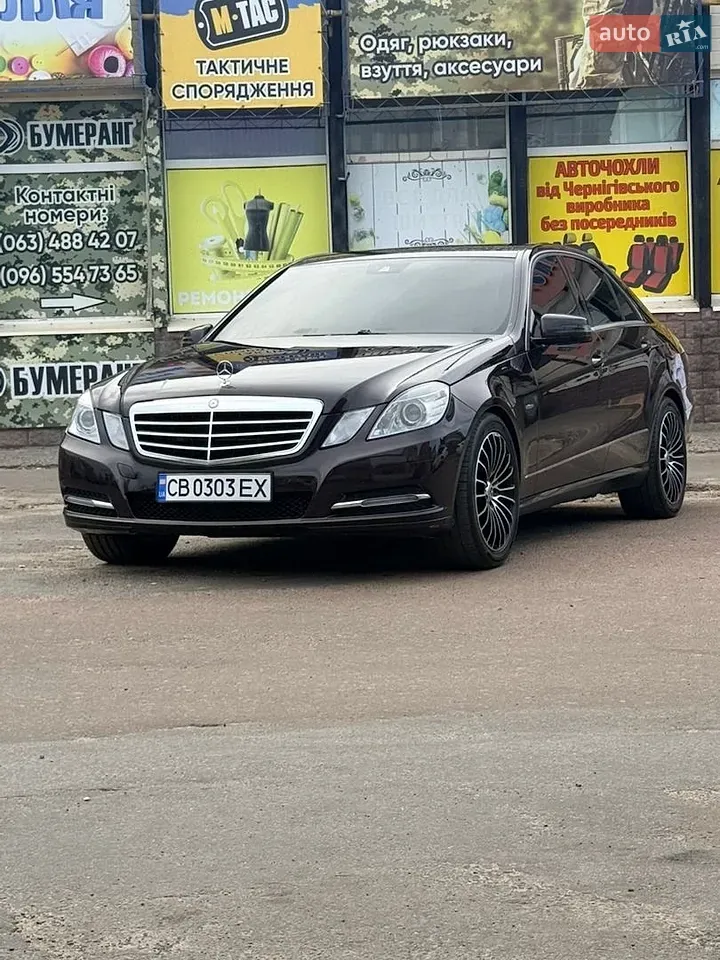 Mercedes-Benz E-Class 2010 photo 2