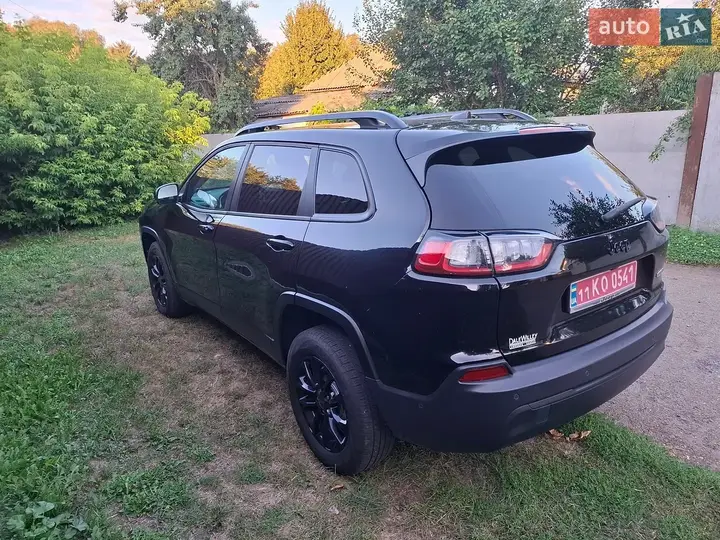 Jeep Cherokee 2023 photo 3