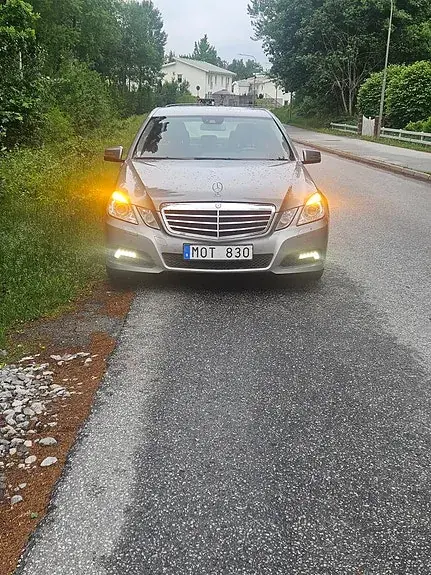 Mercedes-Benz E 220 2010 photo 2