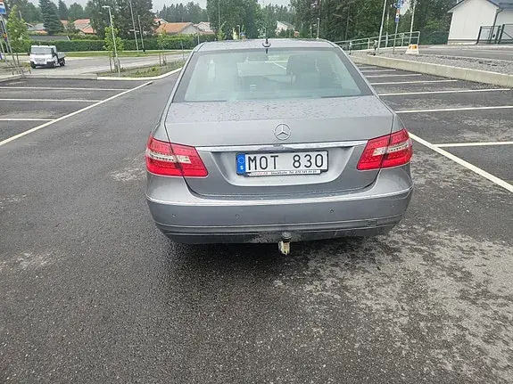 Mercedes-Benz E 220 2010 photo 4