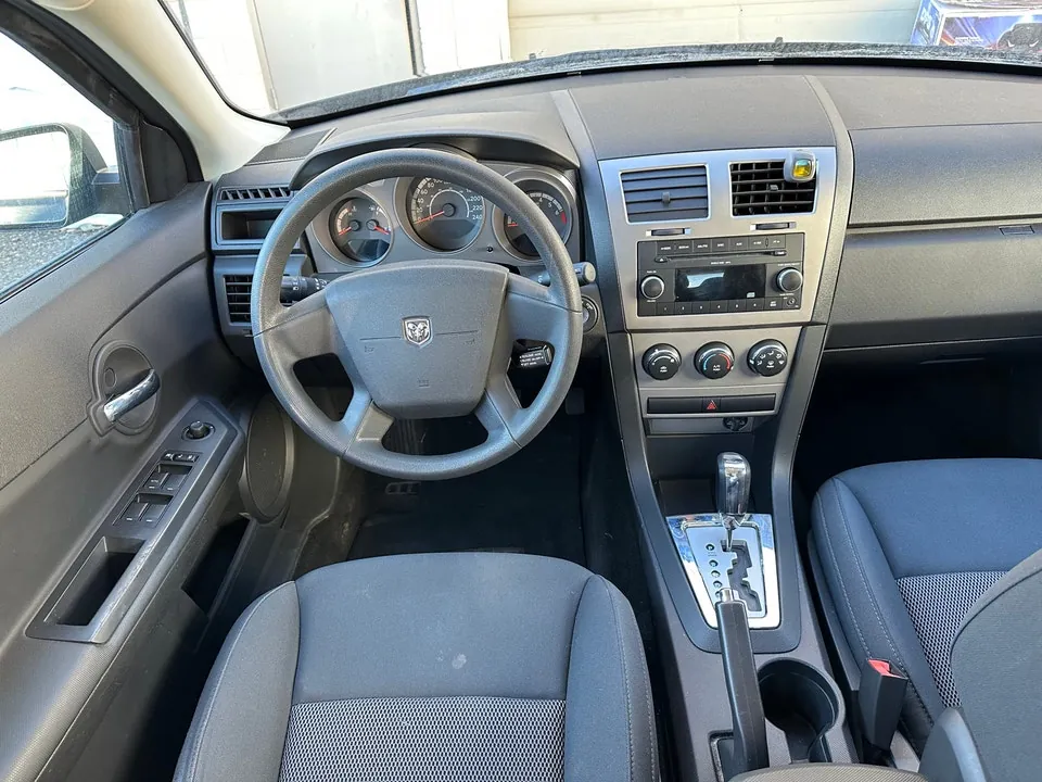Dodge Avenger 2010 photo 4
