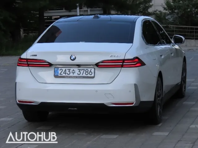 BMW 5 Series 2025 photo 3