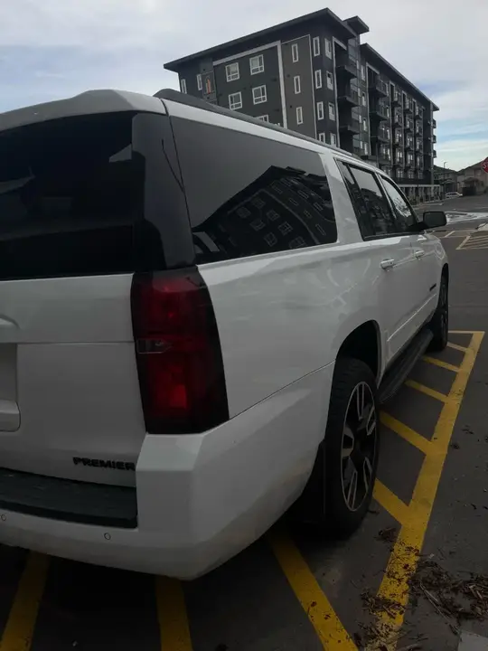 Chevrolet Suburban 2019 photo 4