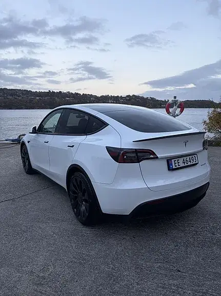 Tesla Model Y 2022 photo 3