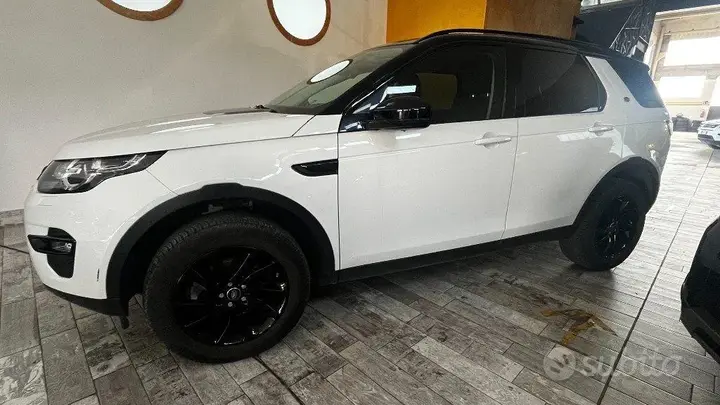 Land Rover Discovery Sport 2019 photo 3