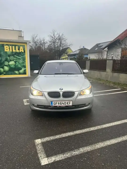 BMW 5 Series 2009 photo 2