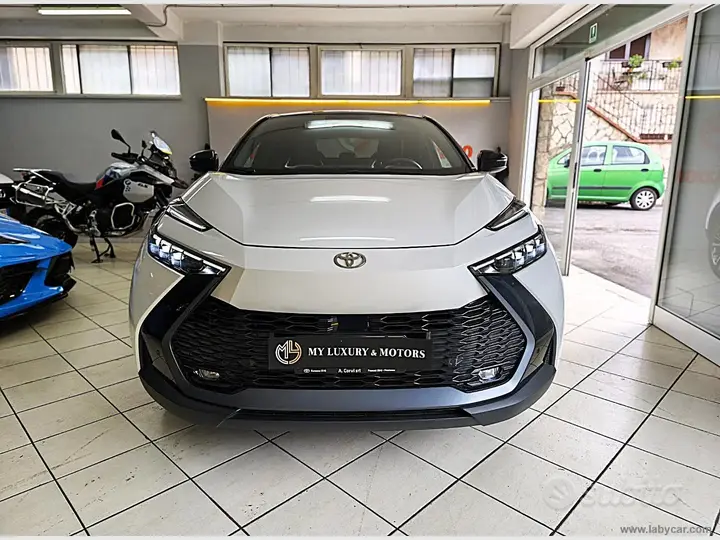 Toyota C-Hr 2024 photo 2
