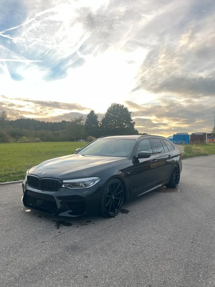 BMW 520I