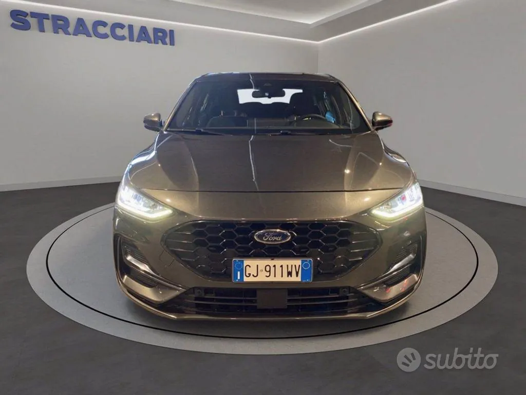 Ford Focus 2022 photo 2
