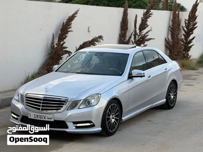 Mercedes-Benz E-Class 2012 photo 4