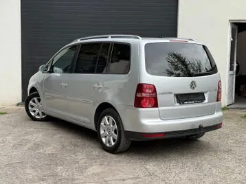 Volkswagen Touran 2010 photo 3