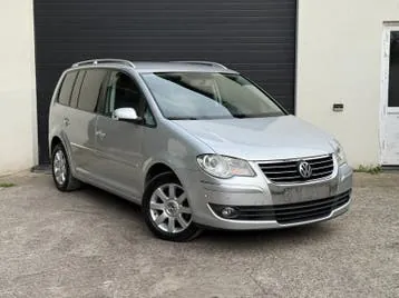 Volkswagen Touran 2010 photo 2