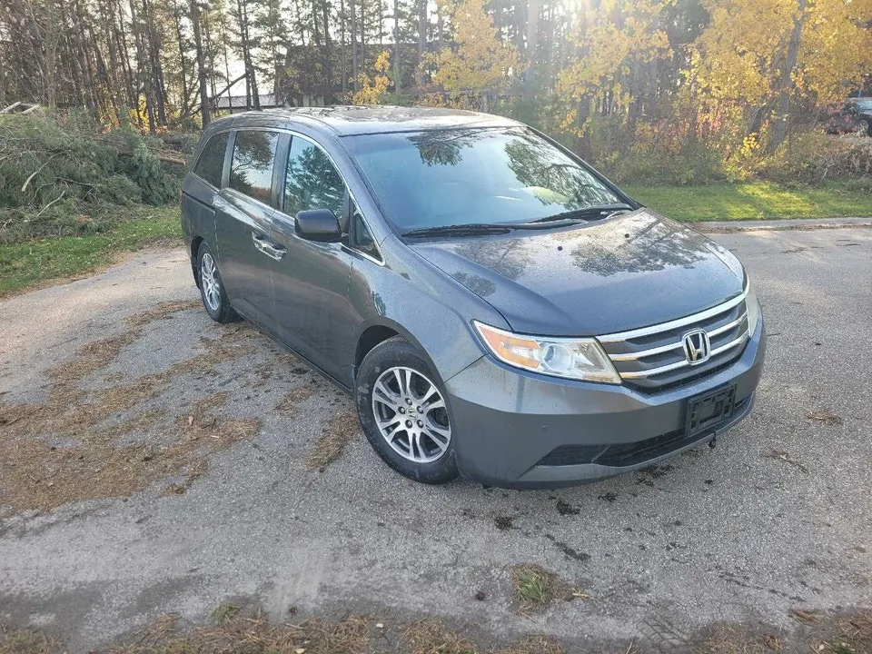 Honda Odyssey 2013 photo 2