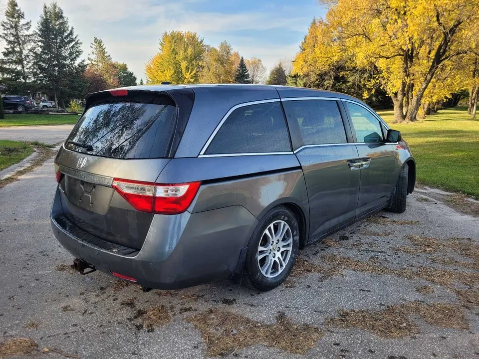 Honda Odyssey 2013 photo 4
