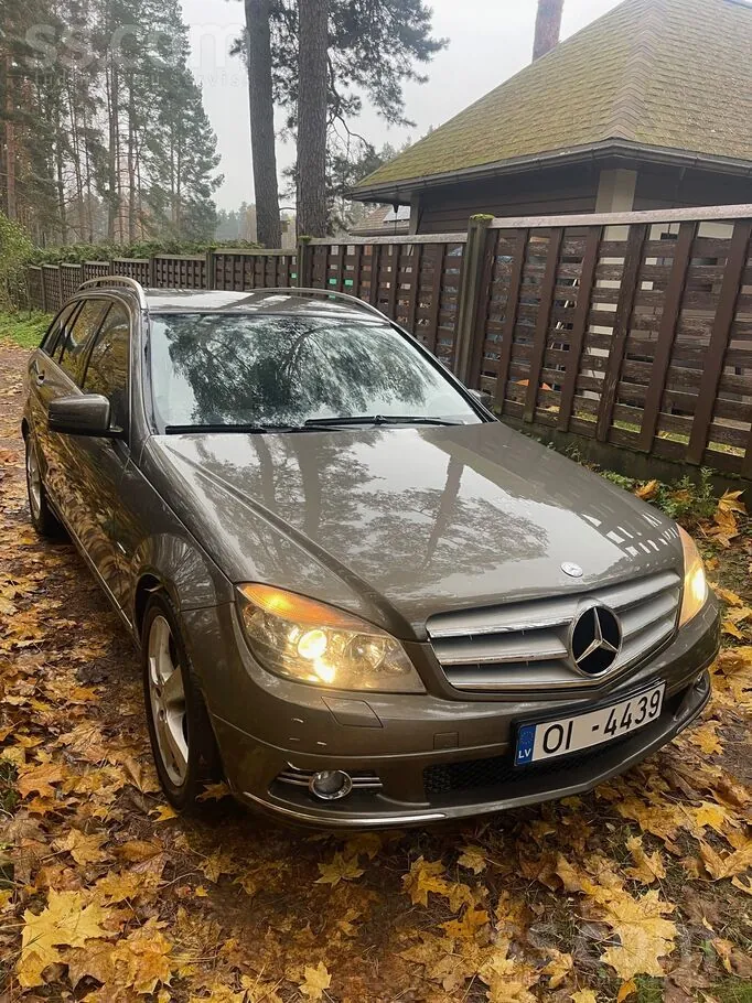 Mercedes-Benz C180 2009 photo 2