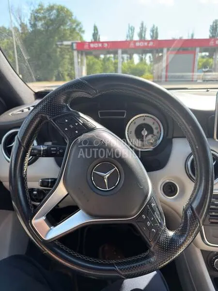 Mercedes-Benz A 180 2013 photo 3