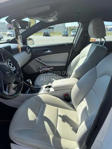 Mercedes-Benz A 180 2013 photo 5