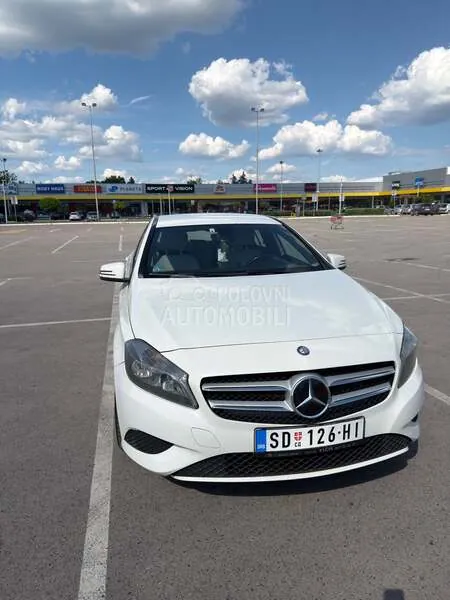 Mercedes-Benz A 180 2013 photo 2