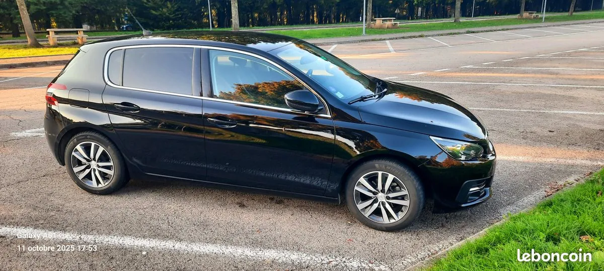 Peugeot 308 2019 photo 2