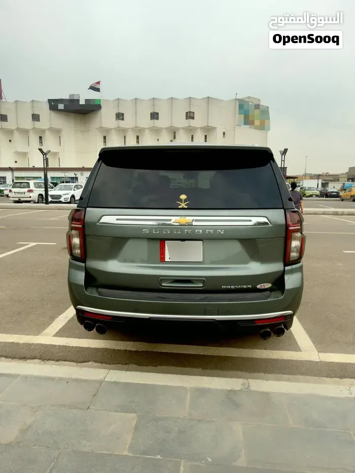 Chevrolet Suburban 2023 photo 3