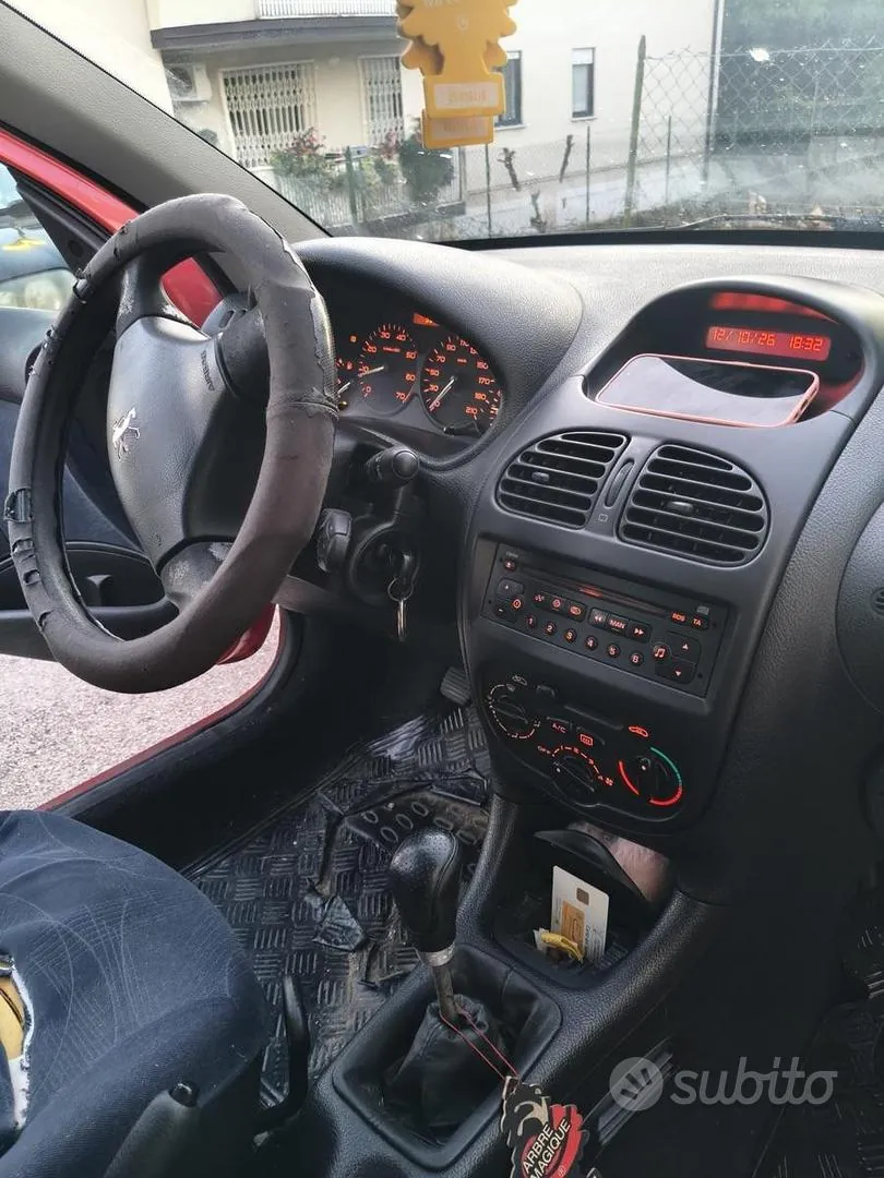 Peugeot 206 2002 photo 4