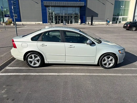 Volvo S40 2012 photo 5