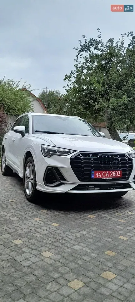 Audi Q3 2021 photo 2