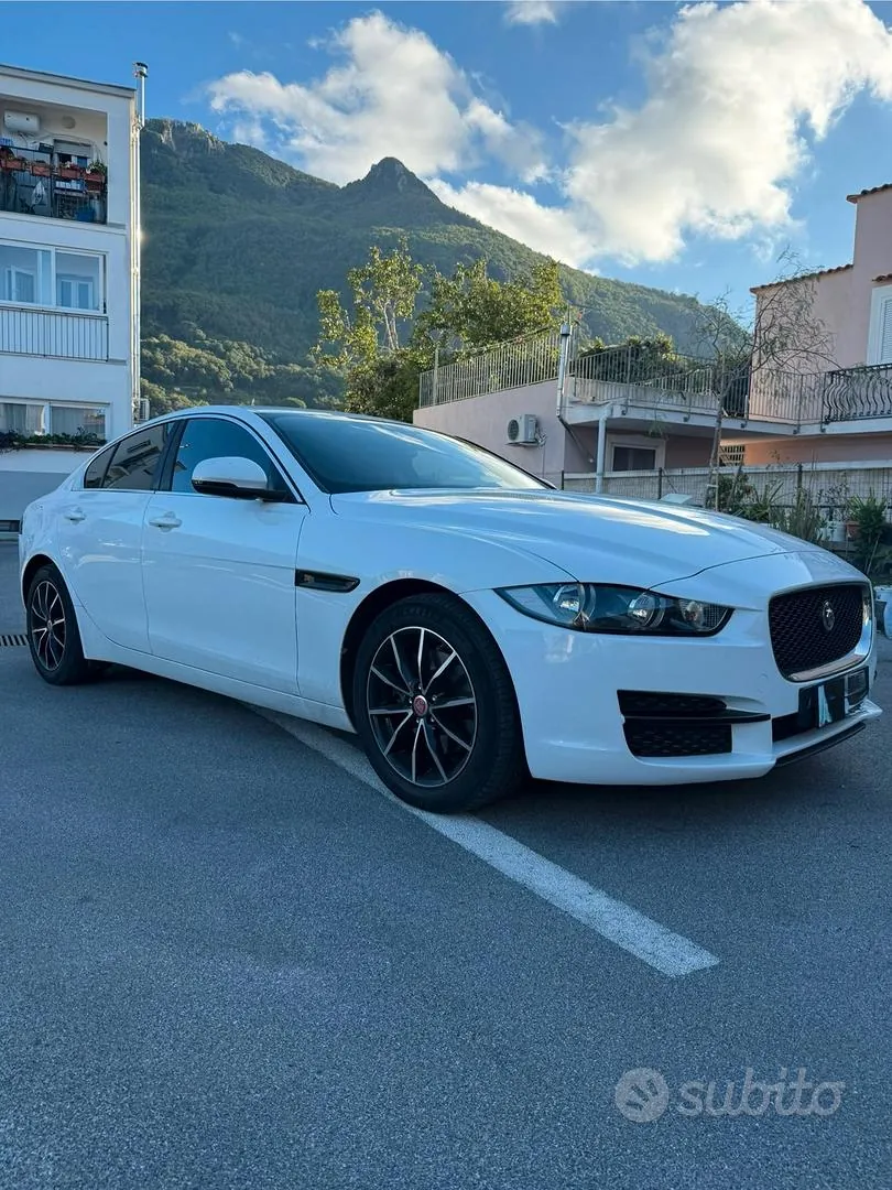 Jaguar Xe 2018 photo 3