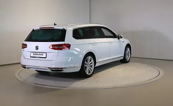 Volkswagen Passat 2017 photo 5