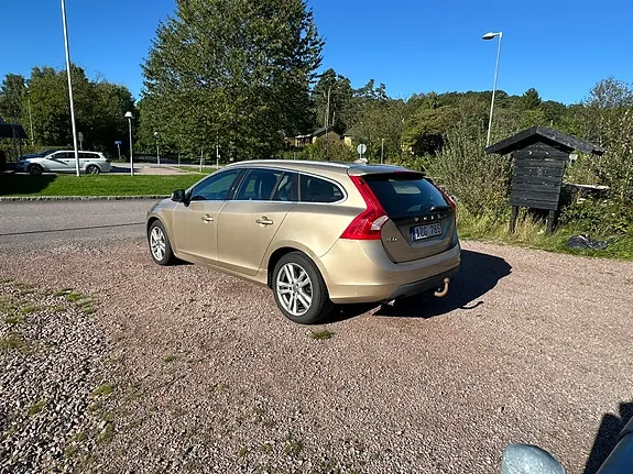 Volvo V60 2011 photo 4