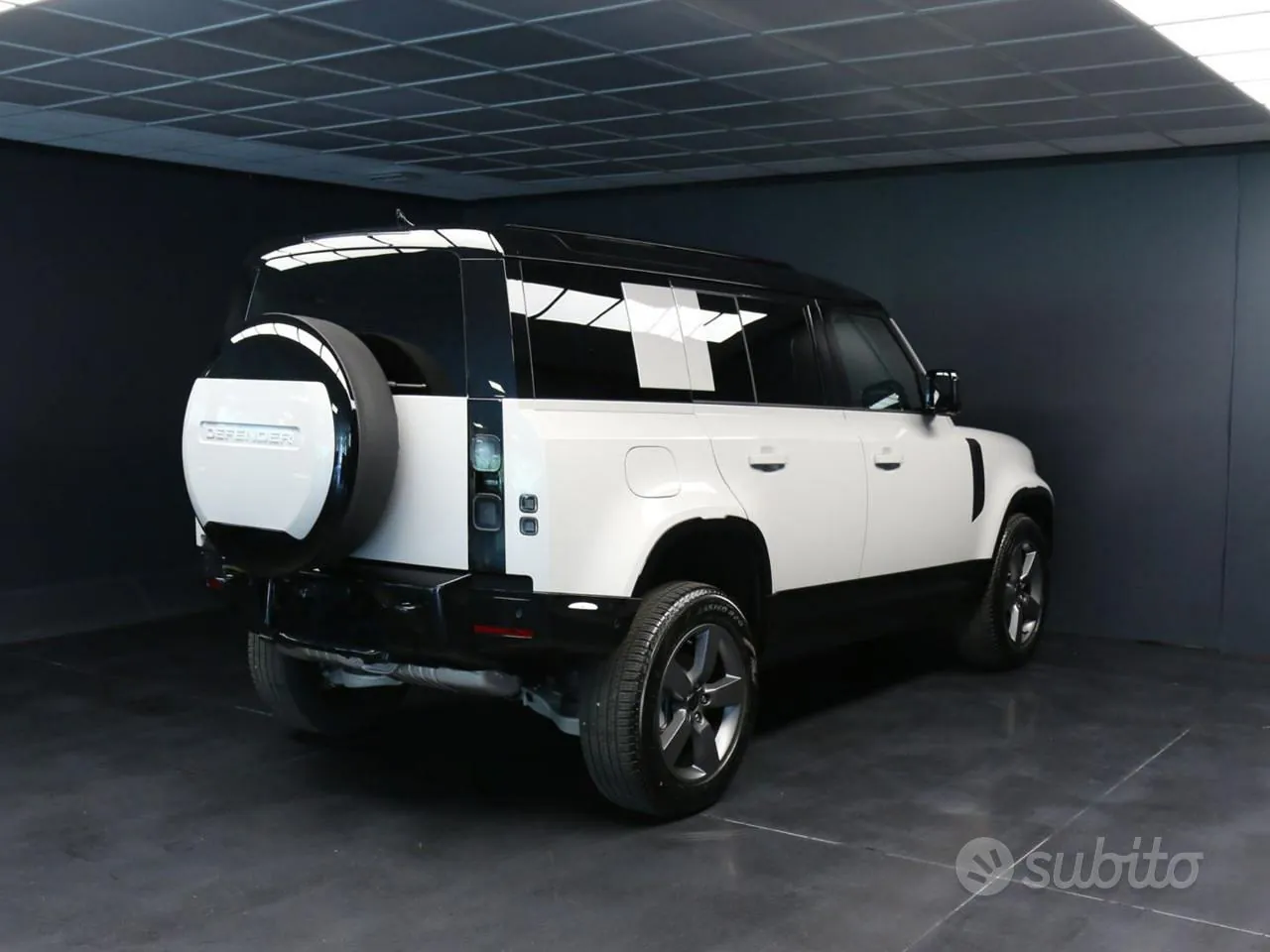 Land Rover Defender 2026 photo 3