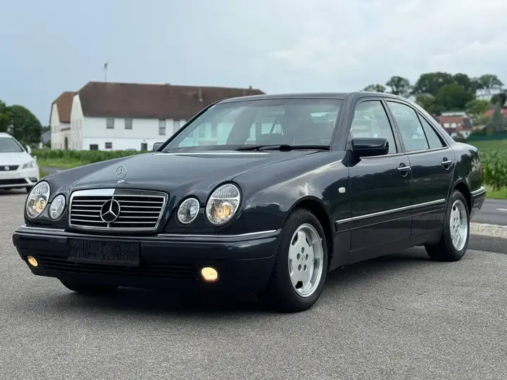 Mercedes-Benz E-Class 1998 photo 2