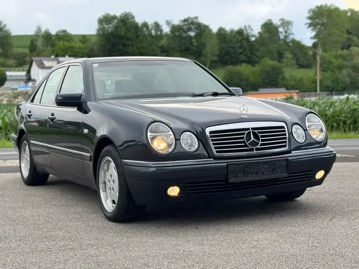 Mercedes-Benz E-Class 1998 photo 3