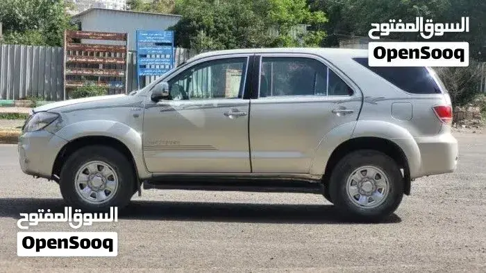 Toyota Fortuner 2006 photo 2