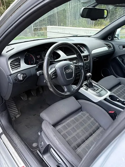 Audi A4 2010 photo 3