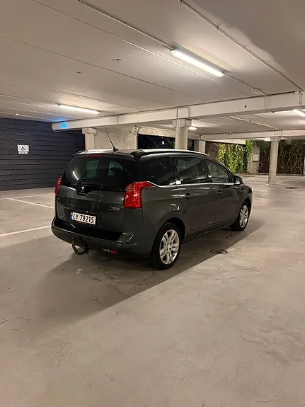 Peugeot 5008 2016 photo 5