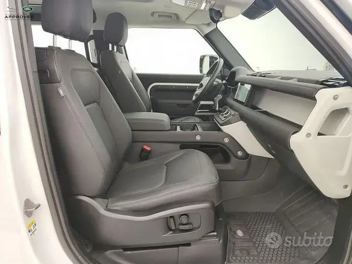 Land Rover Defender 2023 photo 4