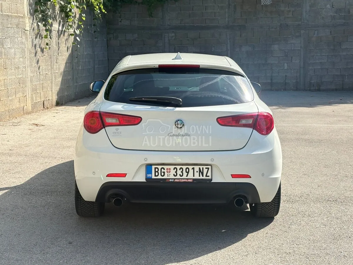 Alfa Romeo Giulietta 2013 photo 5