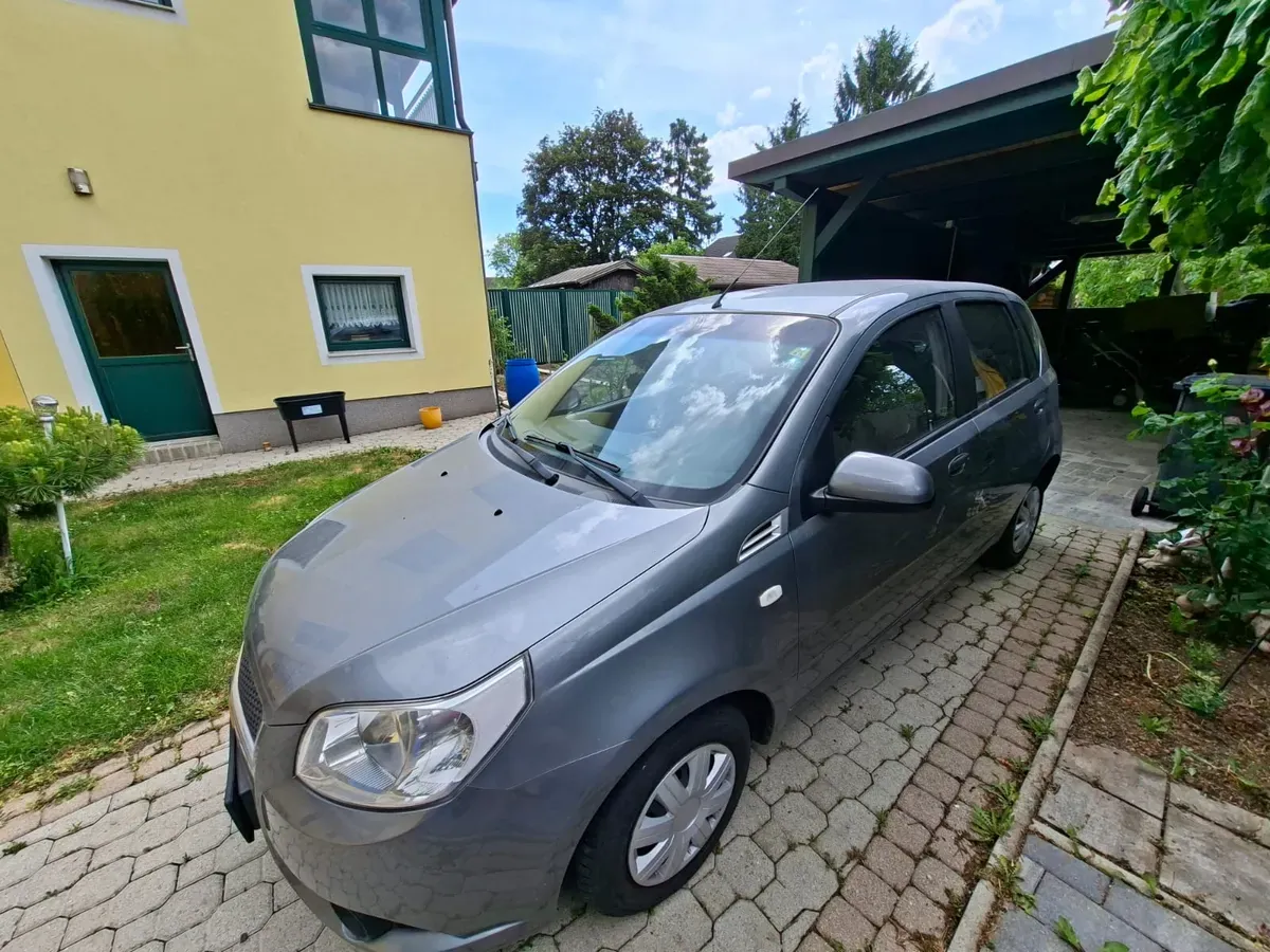 Chevrolet Aveo 2010 photo 3