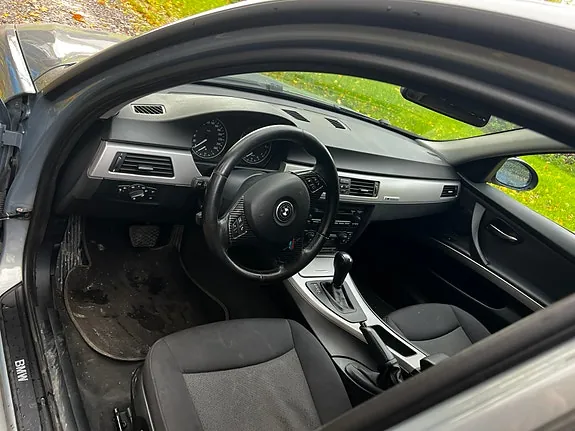 BMW 320I 2006 photo 2