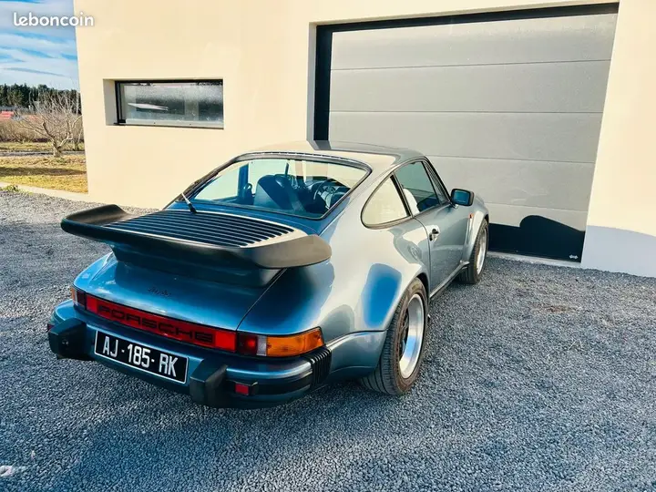 Porsche 911 1982 photo 2