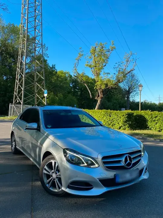 Mercedes-Benz E220