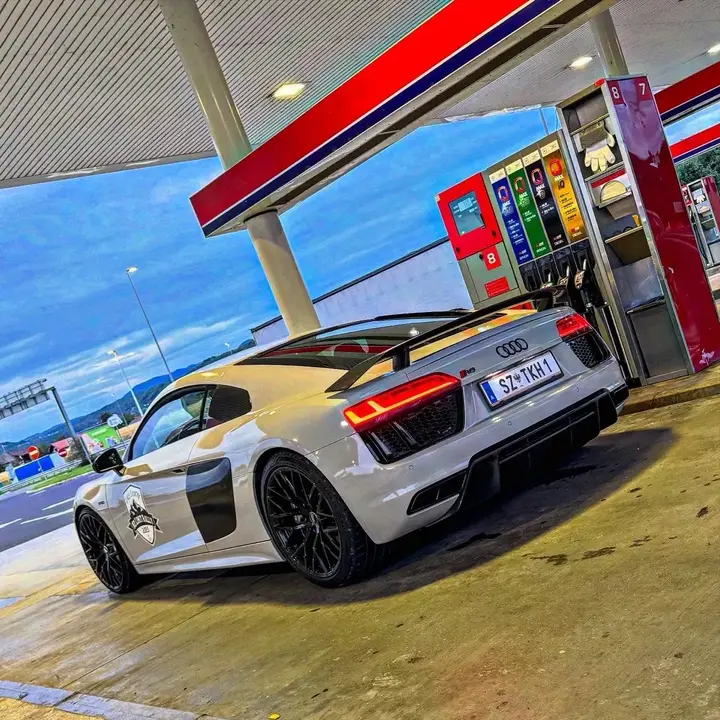 Audi R8