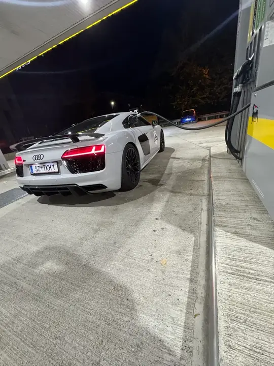 Audi R8 2016 photo 2