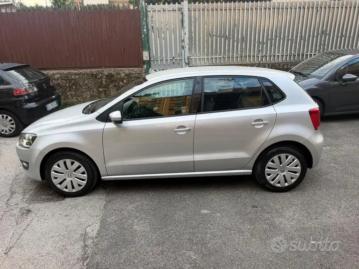 Volkswagen Polo 2012 photo 2