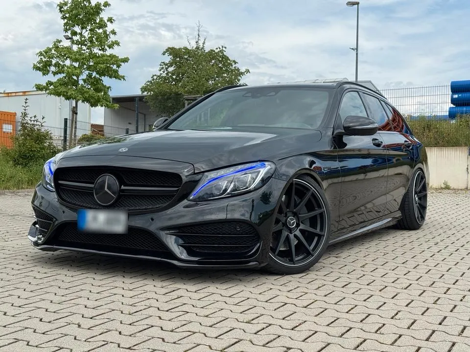 Mercedes-Benz C400