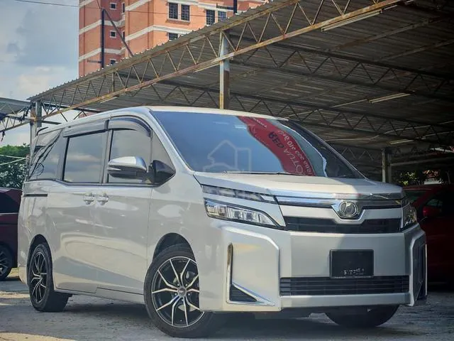 Toyota Voxy X 2.0