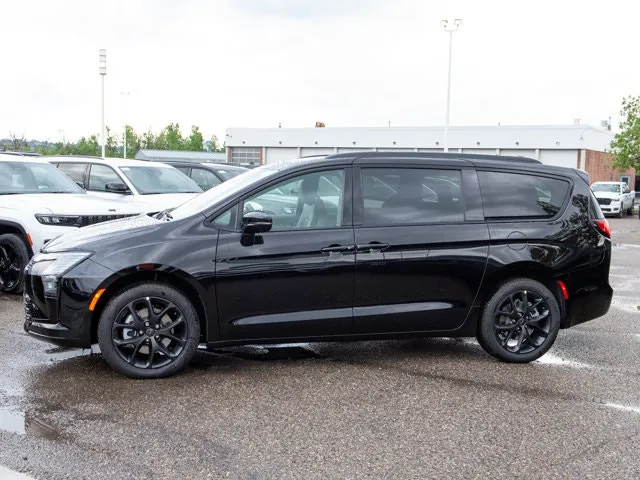 Chrysler Pacifica 2027 photo 2